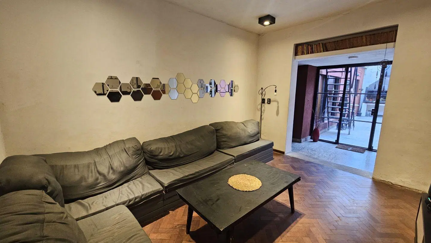 CASA INTERNA 4 DORMITORIOS, LA PLATA. 5