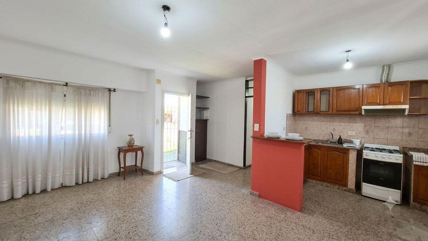 Foto de Venta de Casa 2 Dormitorios en Villa Elvira, La Plata, imagen 5