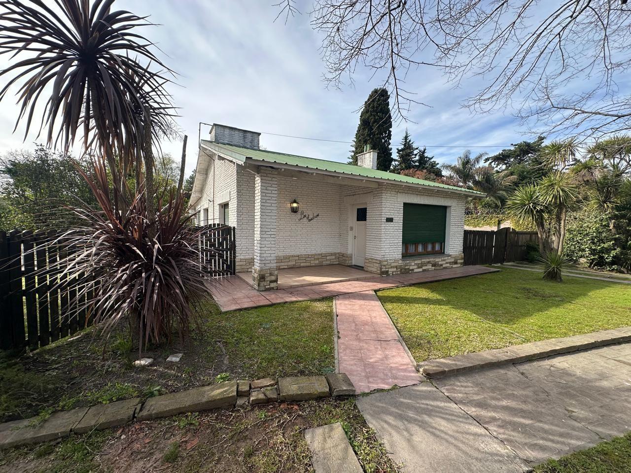 Foto de Venta de Casa de 3 Dormitorios, con parque y pileta en City Bell., imagen 1
