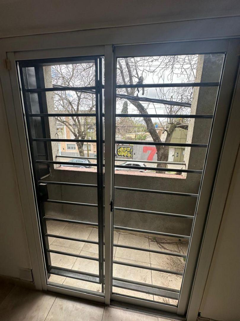 Foto de Venta de semipiso de 1 Dormitorio a una cuadra del Parque Saavedra, La, imagen 5