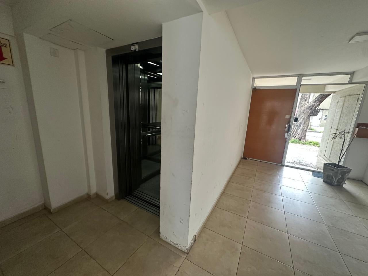 Foto de Venta de semipiso de 1 Dormitorio a una cuadra del Parque Saavedra, La, imagen 1