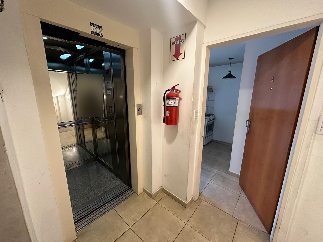Foto de Venta de semipiso de 1 Dormitorio a una cuadra del Parque Saavedra, La, imagen 4