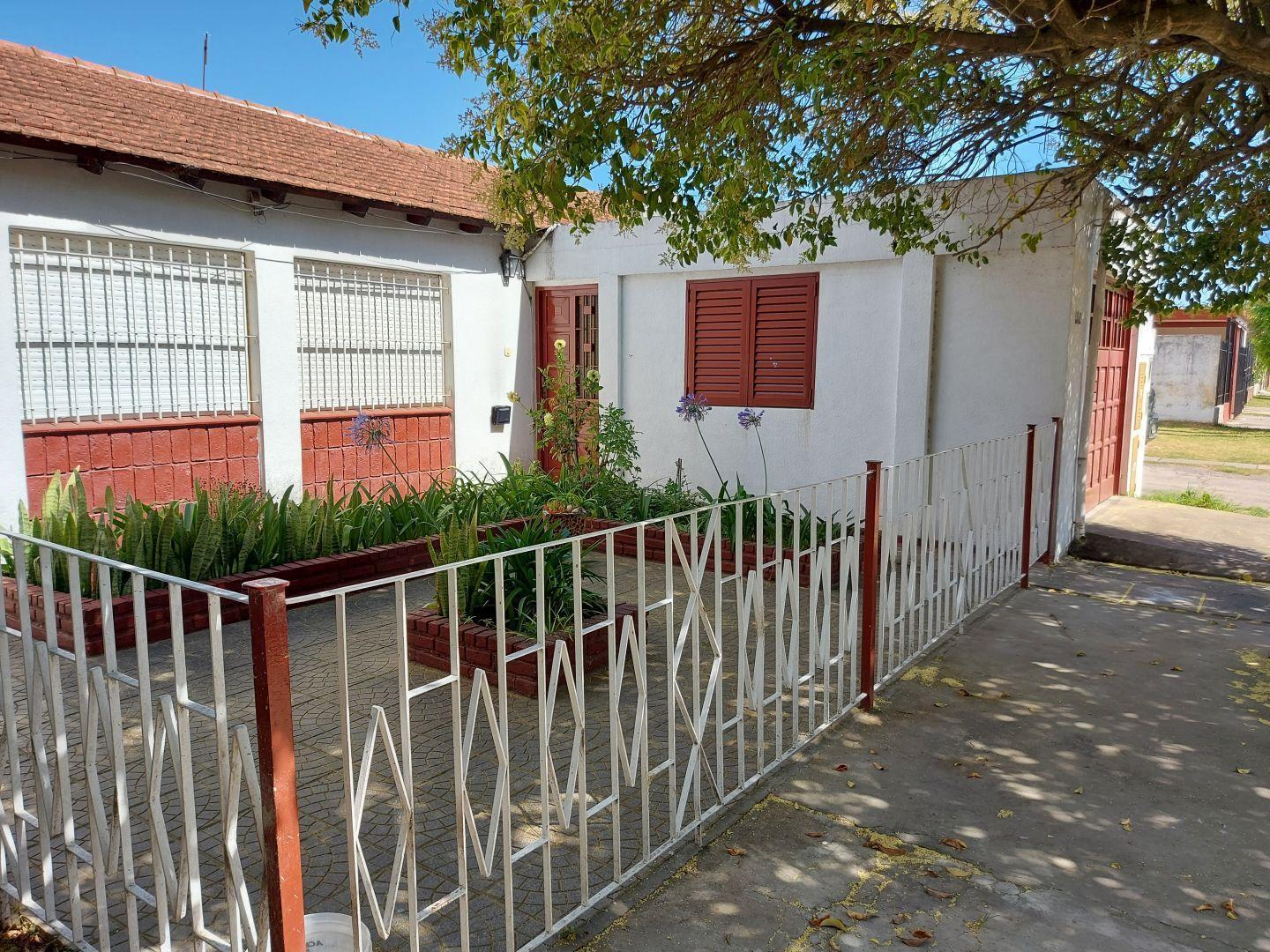 Foto de Casa 3 dormitorios. | calle 79 al 100, imagen 2