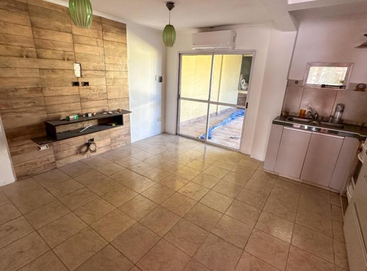 Casa en alquiler c/ cochera en Pablo Podestá 5