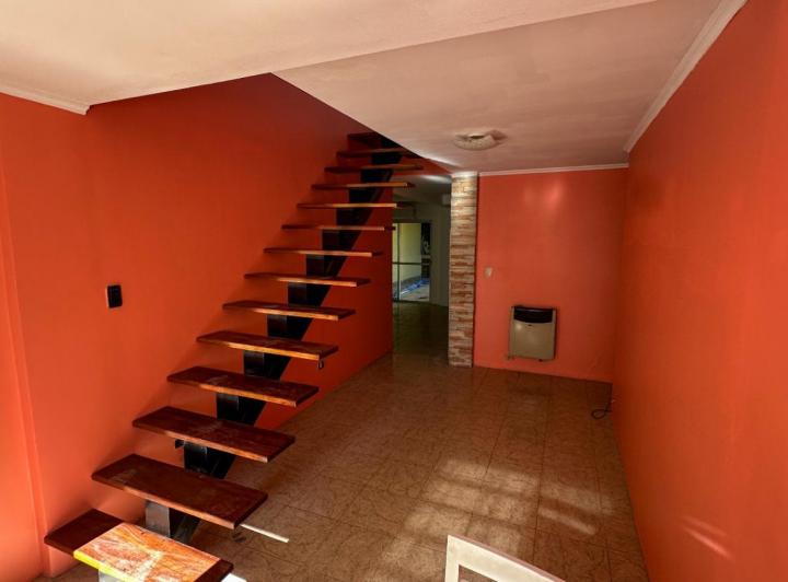 Casa en alquiler c/ cochera en Pablo Podestá 1