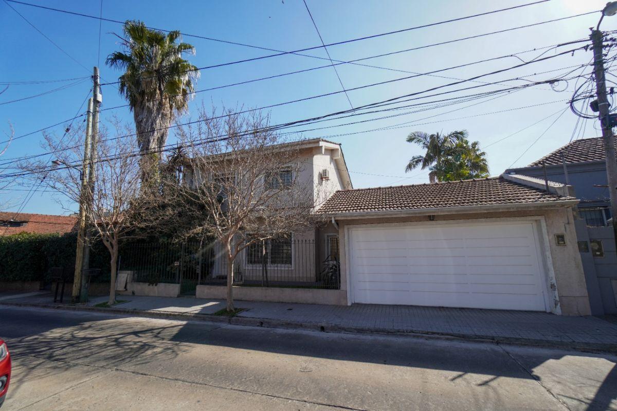 Casa en venta c/ cochera en Ciudad Jardín Lomas del Palomar