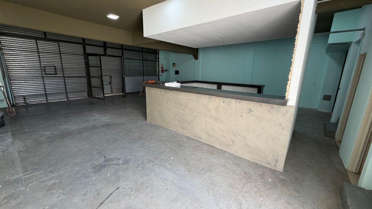 Foto de Local comercial en alquiler ubicado en Moreno, imagen 2
