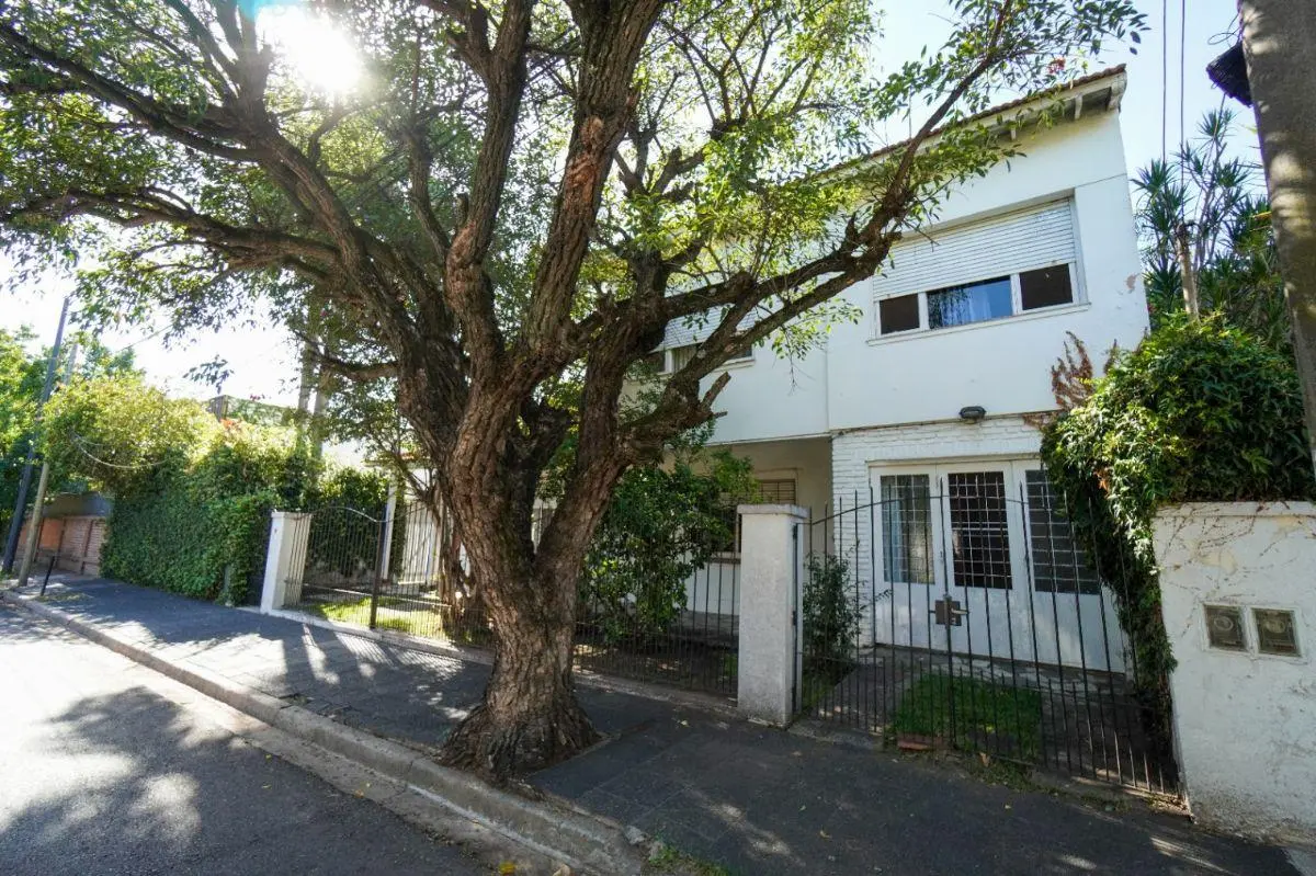 Casa en venta c/ cochera en Ciudad Jardín Lomas del Palomar 5
