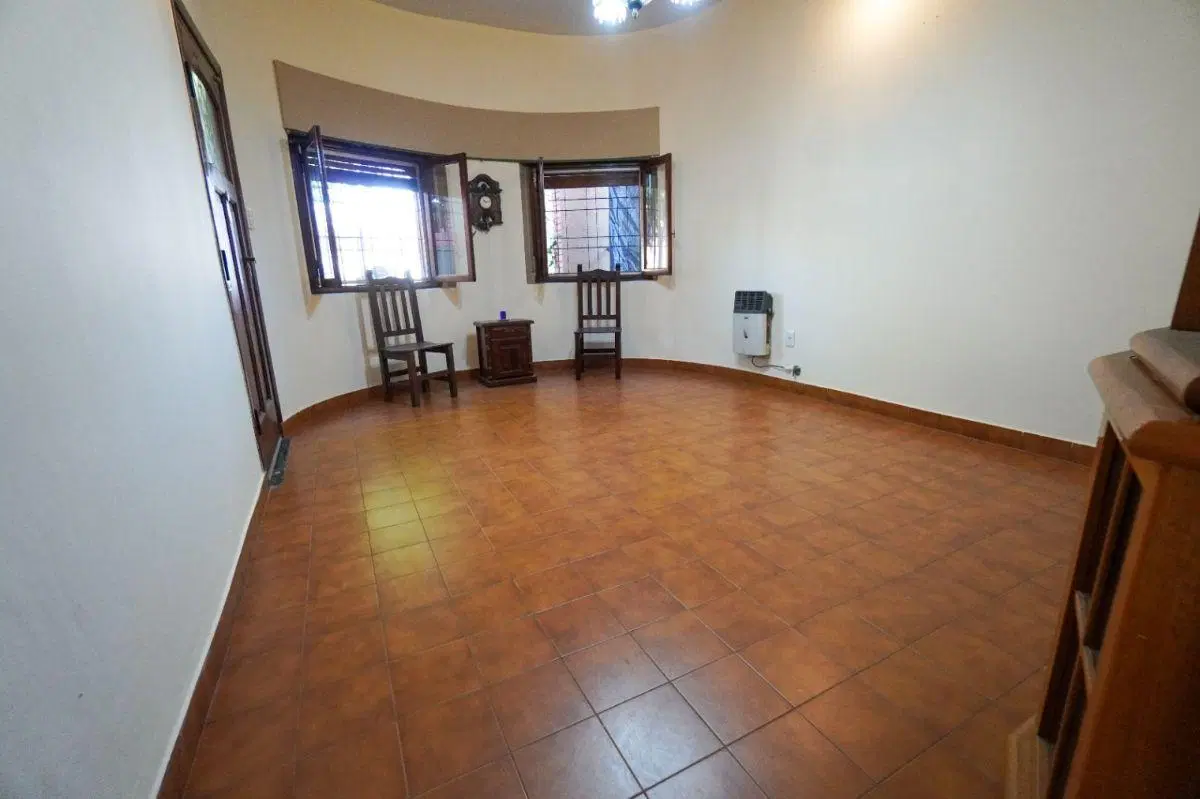 Casa en venta c/ cochera en Martín Coronado 2