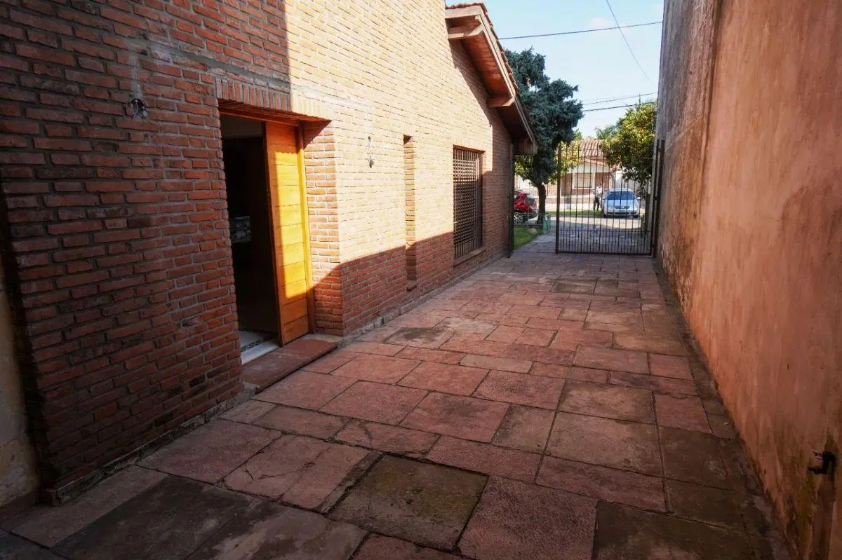 Casa en venta c/ cochera en El Palomar 1