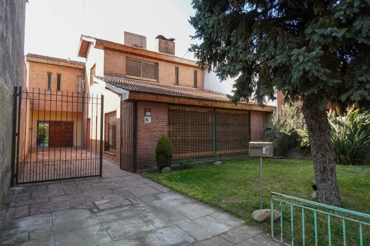 Casa en venta c/ cochera en El Palomar 4