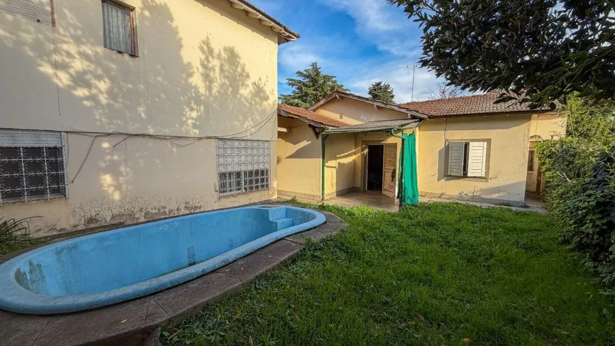 Casa en venta c/ cochera en Ciudad Jardín Lomas del Palomar 5