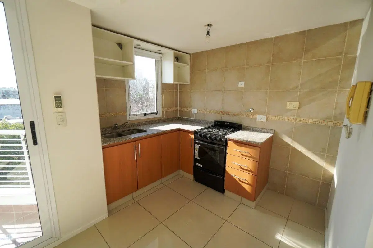 Departamento en alquiler en Haedo 4