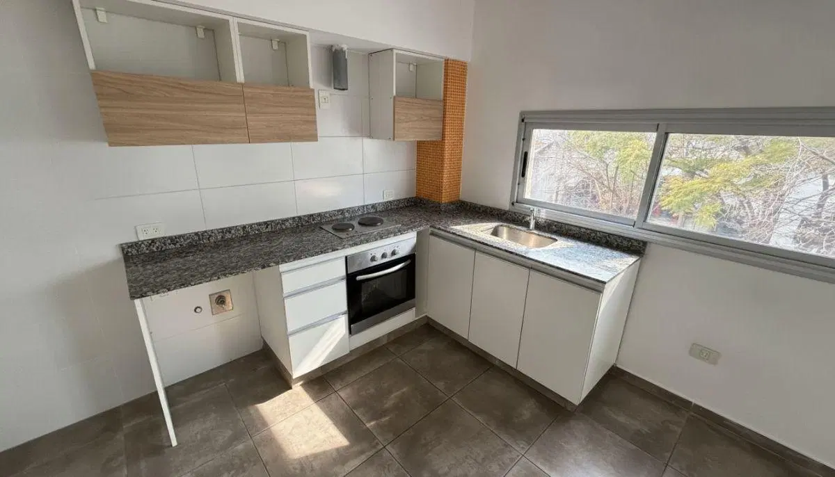 Departamento en alquiler c/cochera en Martín Coronado 3