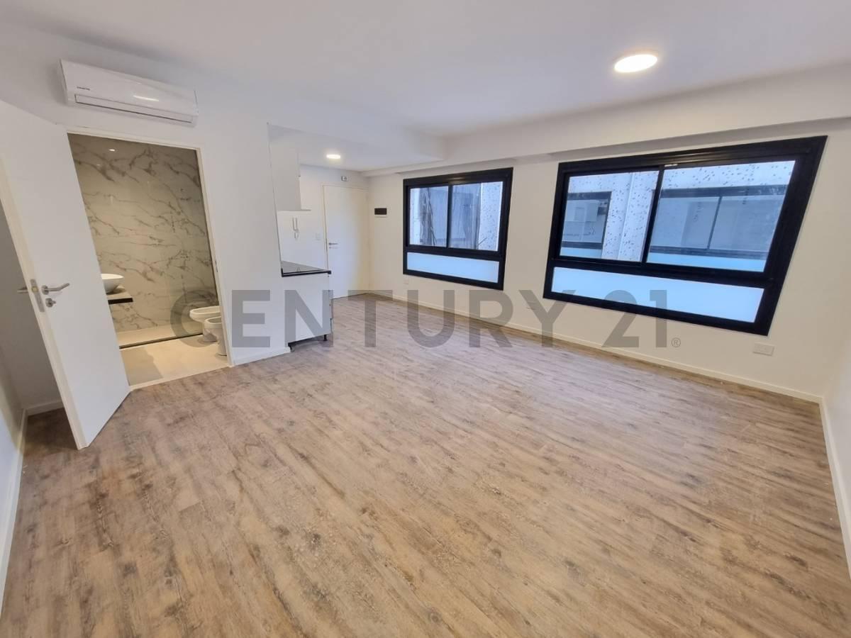 Foto de VENTA DEPARTAMENTO 2 AMBIENTES EN MONSERRAT CON TODOS LOS AM, imagen 3