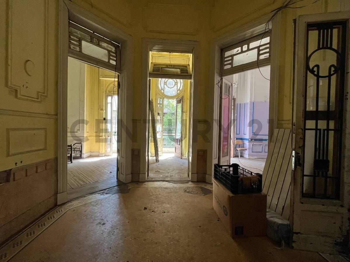 Venta Departamento en Casa Calise, Balvanera Departamento a Refaccionar en Edificio Declarado Pa. 2