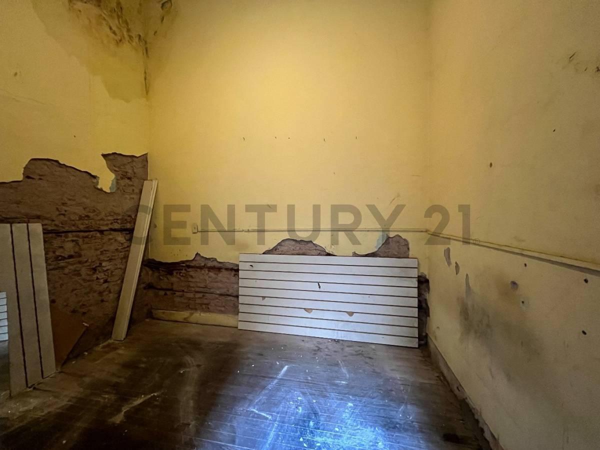Venta Departamento en Casa Calise, Balvanera Departamento a Refaccionar en Edificio Declarado Pa. 2