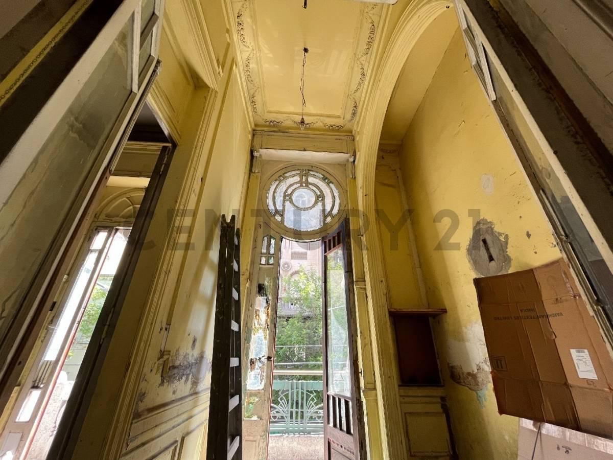 Venta Departamento en Casa Calise, Balvanera Departamento a Refaccionar en Edificio Declarado Pa. 4