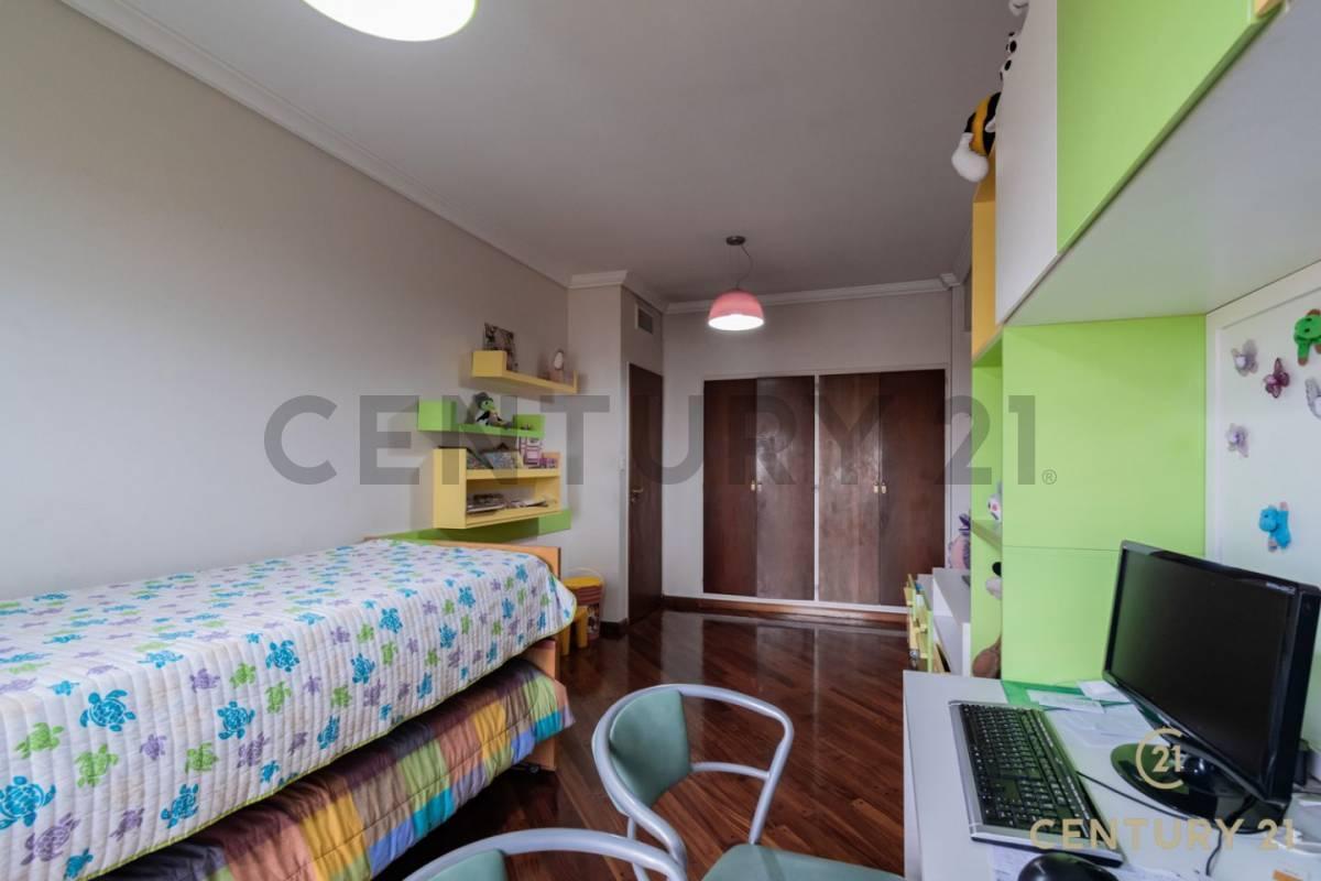 Venta Departamento 4 Ambientes en Flores Sobre Av Avellaneda 5