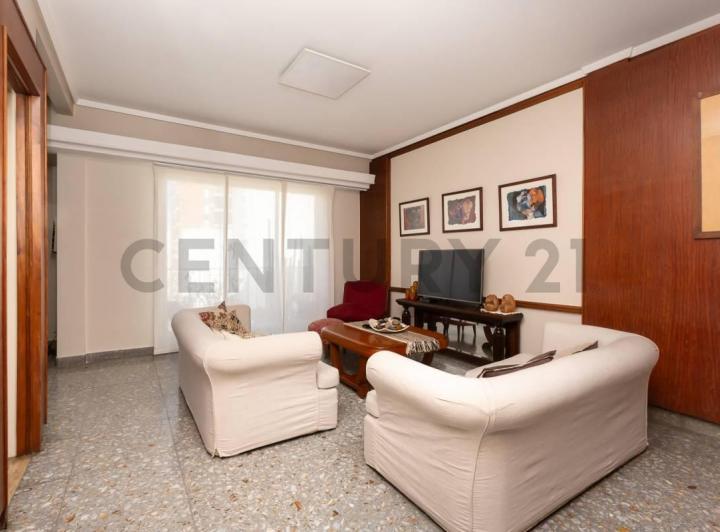 VENTA DE DÚPLEX 5 AMBIENTES CON DEPENDENCIA, 4 BALCONES Y COCHERA EN ALMAGRO 5