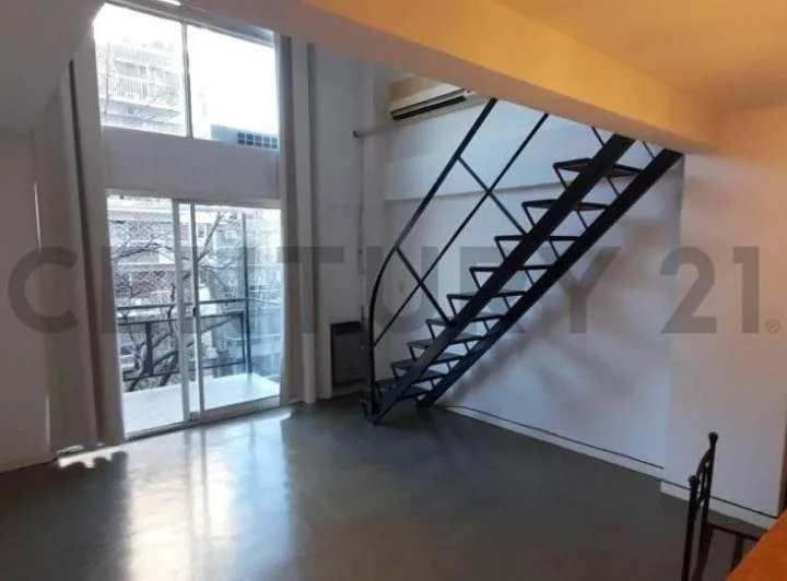 <p>DEPARTAMENTO 2 AMBIENTES TIPO DUPLEX, FRENTE AL CAMPO DE POLO!!&nbsp;</p><br><p>DESCRIPCION:&n... 3