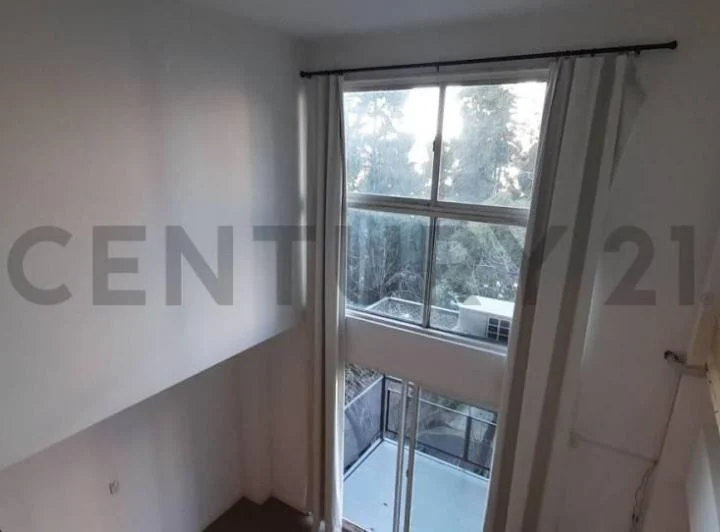 <p>DEPARTAMENTO 2 AMBIENTES TIPO DUPLEX, FRENTE AL CAMPO DE POLO!!&nbsp;</p><br><p>DESCRIPCION:&n... 4