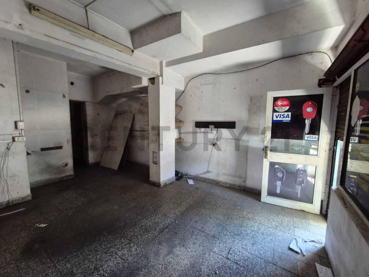 VENTA LOCAL THAMES A METROS DE WARNES