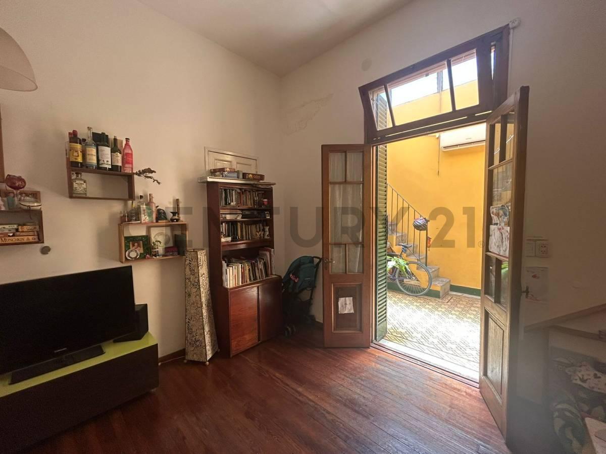 VENTA PH 4 AMBIENTES CON TERRAZA EN FLORES