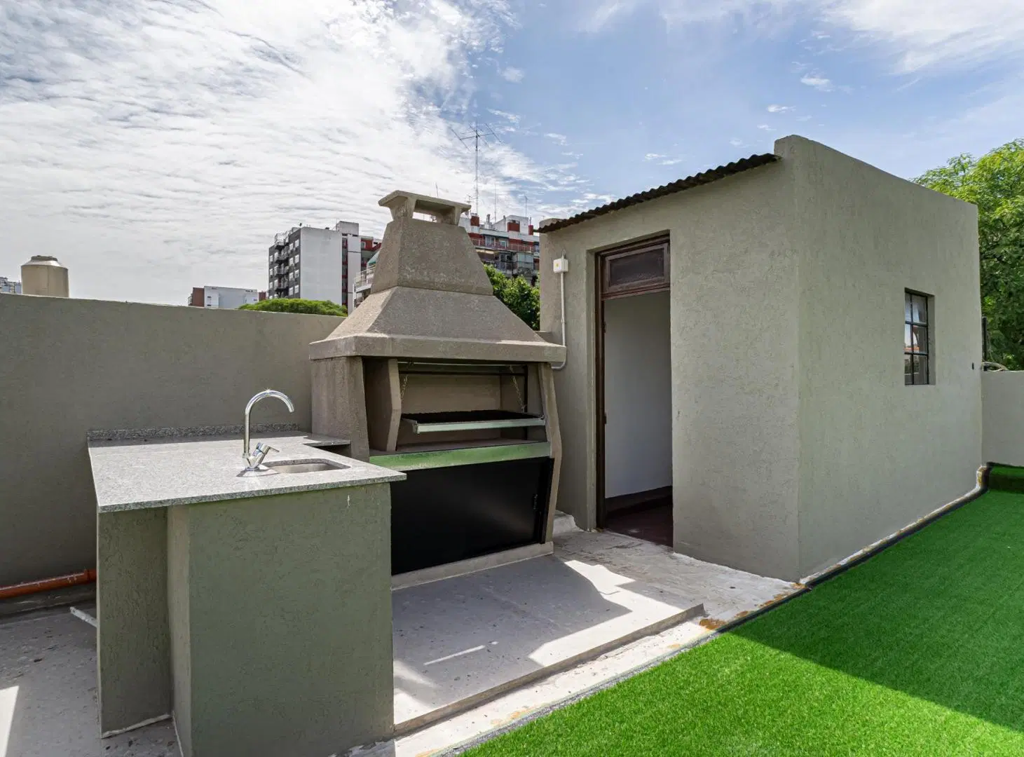 VENTA PH 4 AMBIENTES CON DEPENDENCIA TERRAZA Y PARRILLA EN CABALLITO 5
