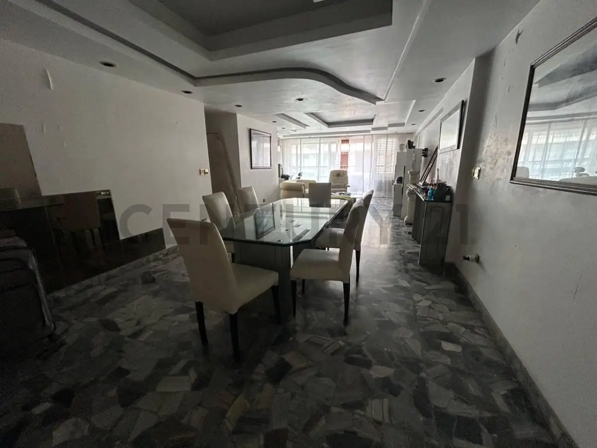 Venta Departamento 5 amb + dep + cochera + super luminoso 8