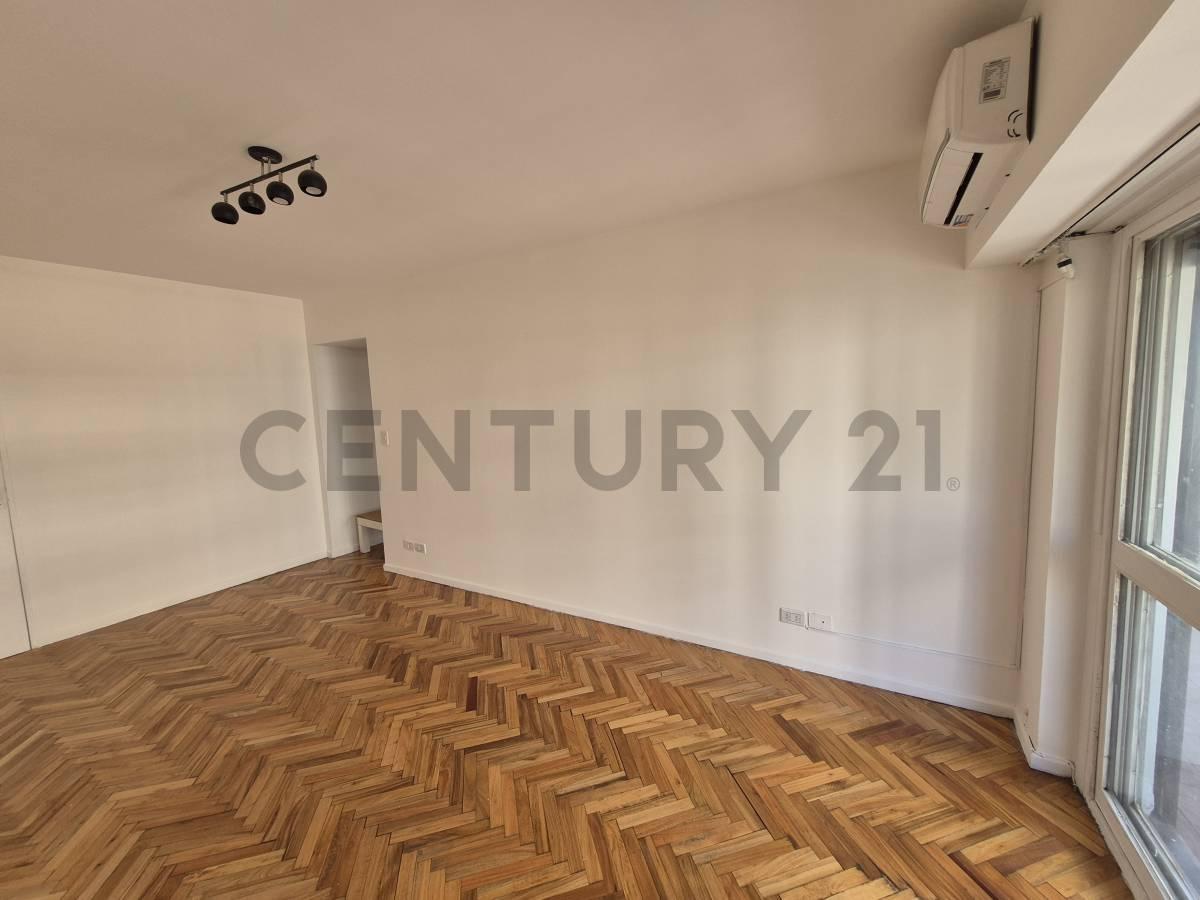 Foto de ALQUILER TRES AMBIENTES EN ALMAGRO - BALCÓN CORRIDO PISO ALTO AL FRENTE, imagen 1