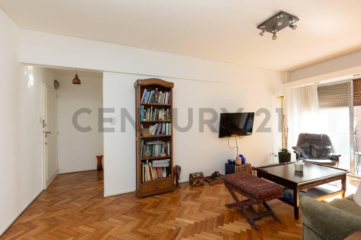 Foto de VENTA DEPARTAMENTO 3 AMBIENTES CON BALCÓN Y COCHERA EN RECOLETA, imagen 2
