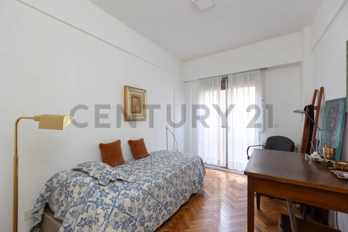 Foto de VENTA DEPARTAMENTO 3 AMBIENTES CON BALCÓN Y COCHERA EN RECOLETA, imagen 5