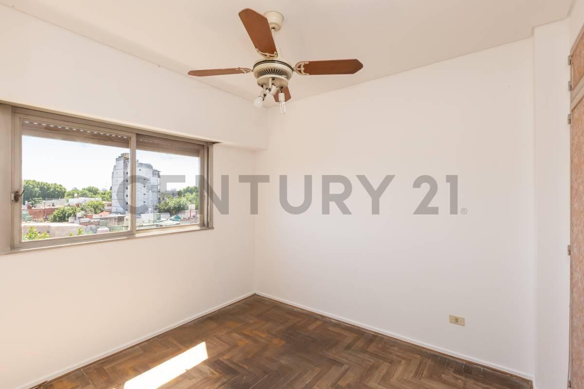Foto de VENTA DE 3 AMBIENTES CON DEPENDENCIA Y BALCÓN EN FLORESTA, imagen 5