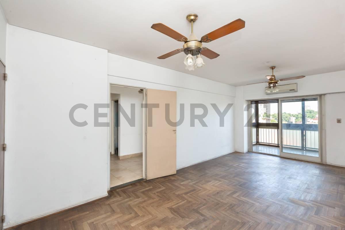 Foto de VENTA DE 3 AMBIENTES CON DEPENDENCIA Y BALCÓN EN FLORESTA, imagen 1