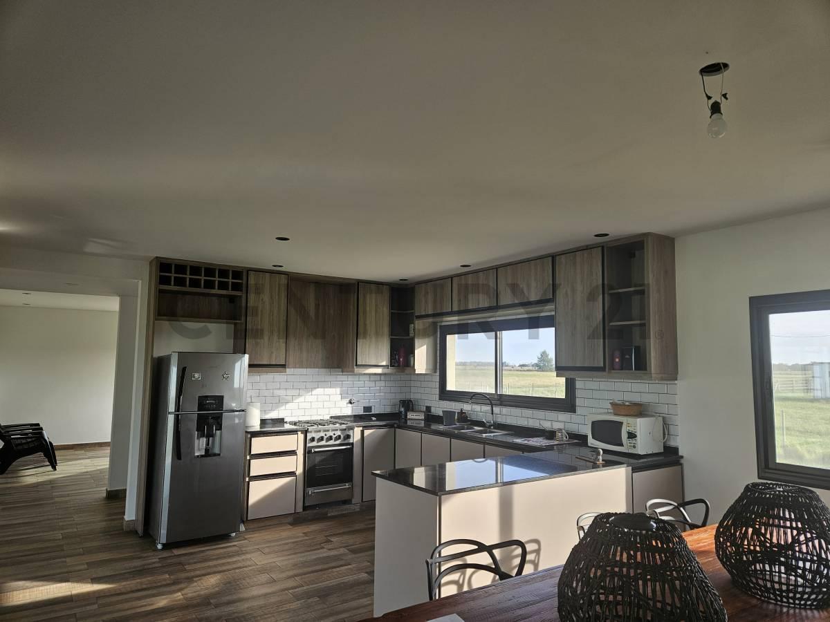 Foto de Venta Casa de 4 amb en Estancia Las Malvinas, Brandsen, imagen 2