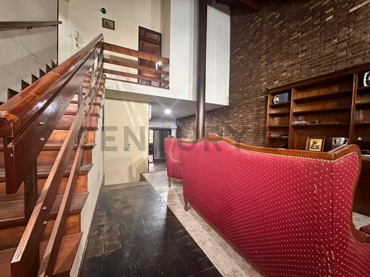 Foto de Casa de 4 ambientes en Venta en Caseros con Jardin, imagen 2