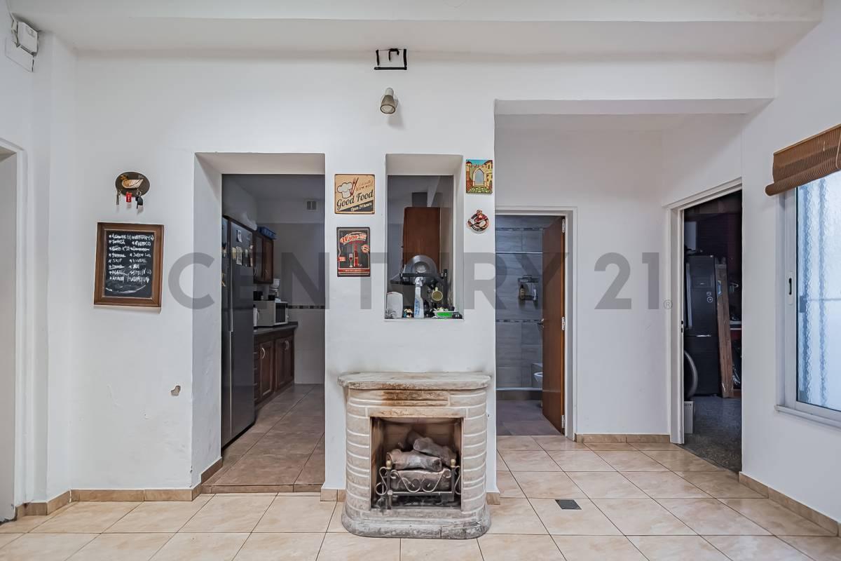 Foto de VENTA DE CASA AMPLIA SOBRE LOTE PROPIO EN EXCELENTE UBICACIÓN DE, imagen 4