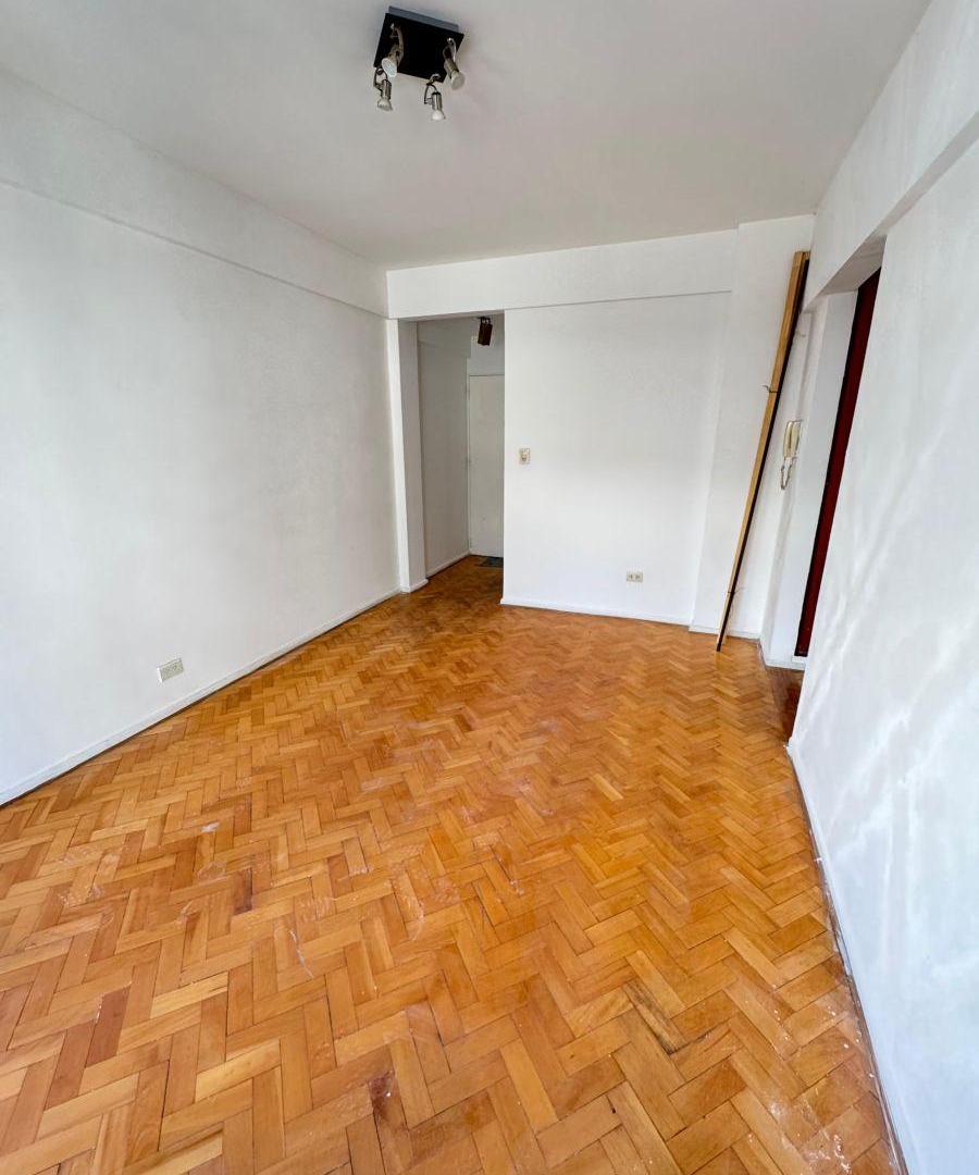 Foto de Dpto 3 Ambientes C/balcón en Venta - Monserrat, imagen 3