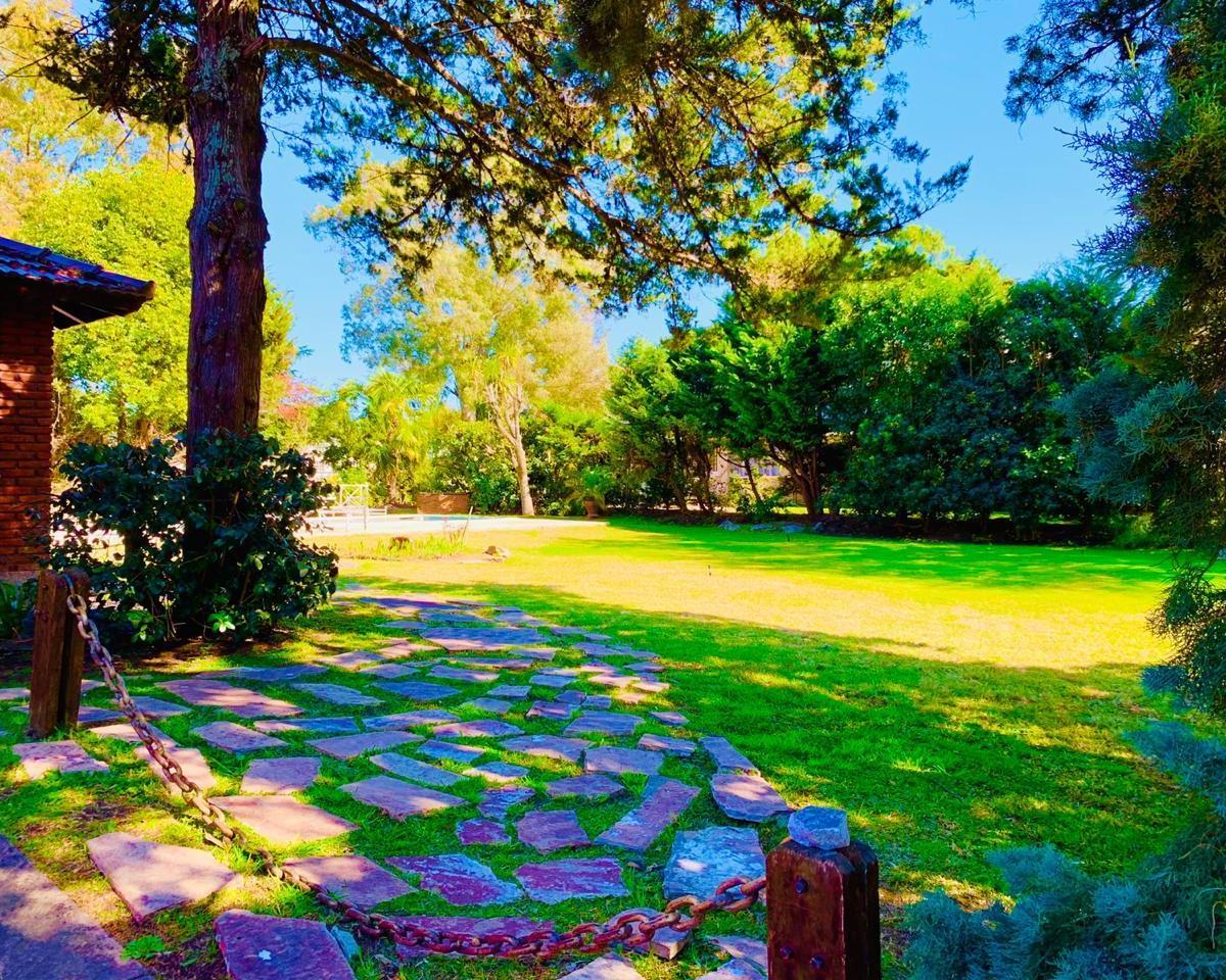 Casa. 650 m, Lote 1750, en Country, Zona Pilar. Apto Blanqueo 4