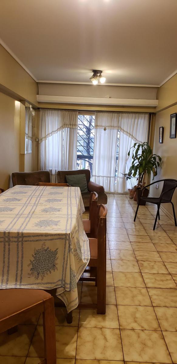 Amplio Departamento en Venta Zona Flores