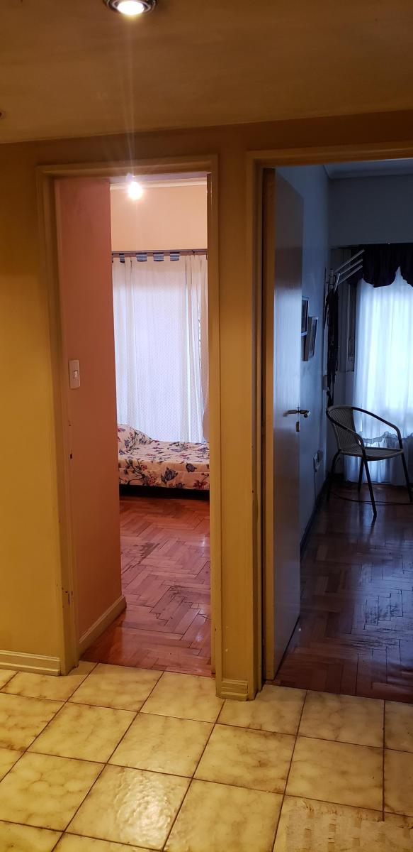 Foto de Amplio Departamento en Venta Zona Flores, imagen 2