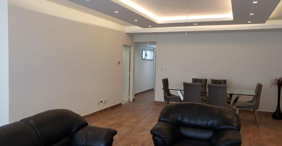 Excelente Piso de 4 Ambientes. Flores 2