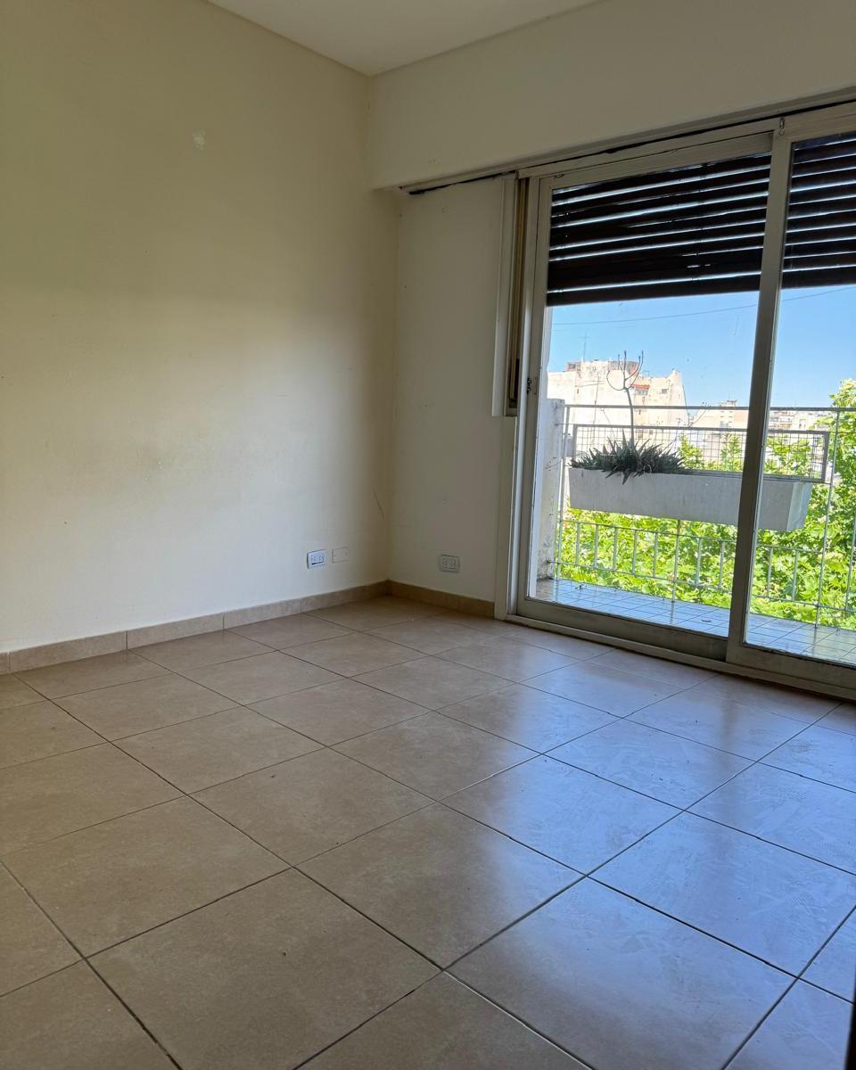 Departamento de 3 Ambientes a La Venta, Zona Flores! 4