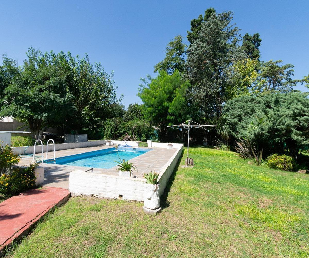 Venta Casa con Pileta y Jardin en Marcos Paz. Acepta Permuta y Financiación. 1