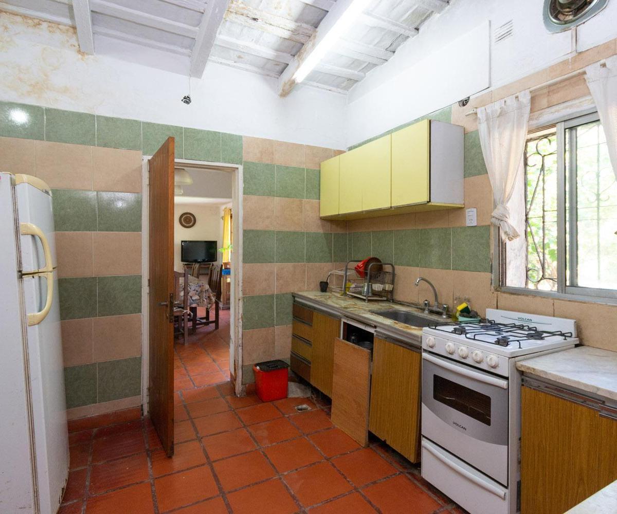 Venta Casa con Pileta y Jardin en Marcos Paz. Acepta Permuta y Financiación. 5