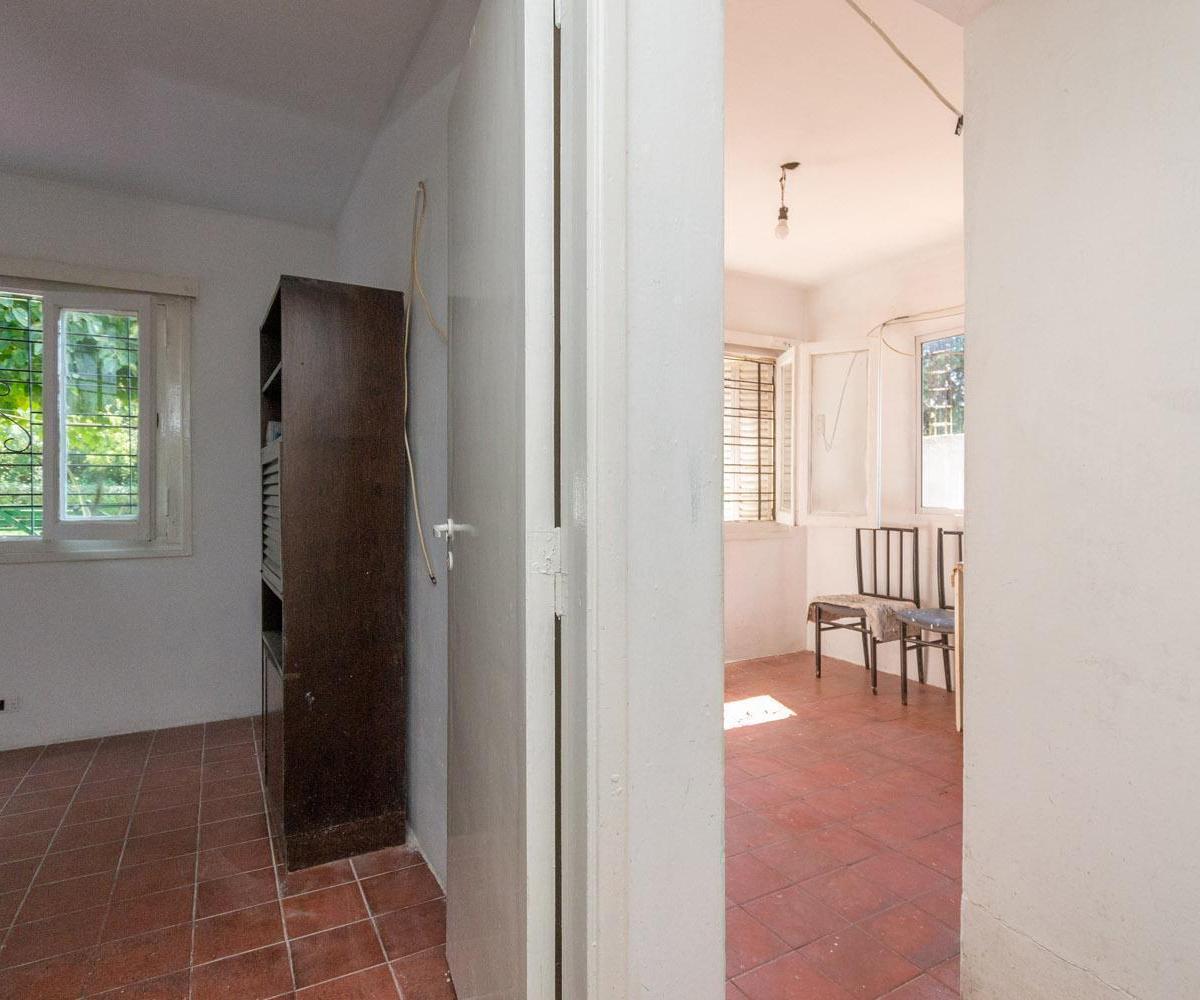 Venta Lote con Casa a Refaccionar y Pileta en Marcos Paz. Permuta o Financia 1