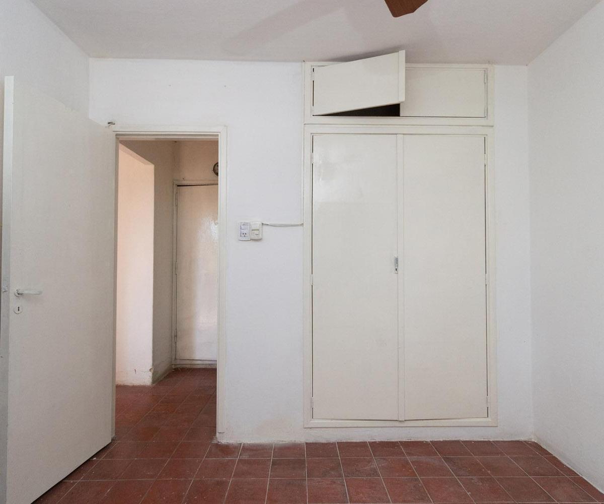 Venta Lote con Casa a Refaccionar y Pileta en Marcos Paz. Permuta o Financia 4