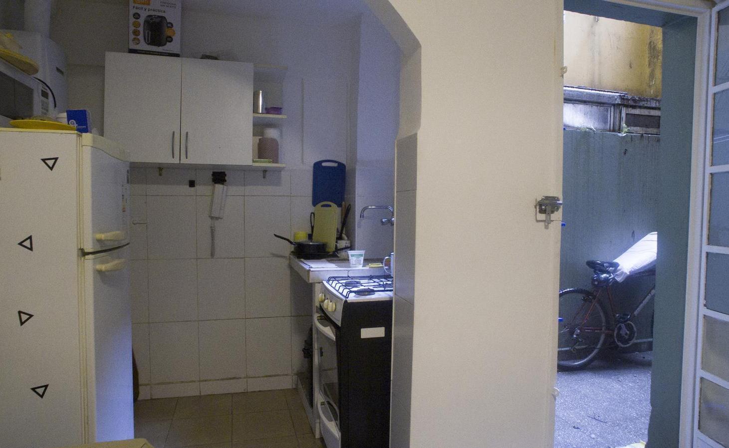Venta departamento dos ambientes con patio en Almagro
