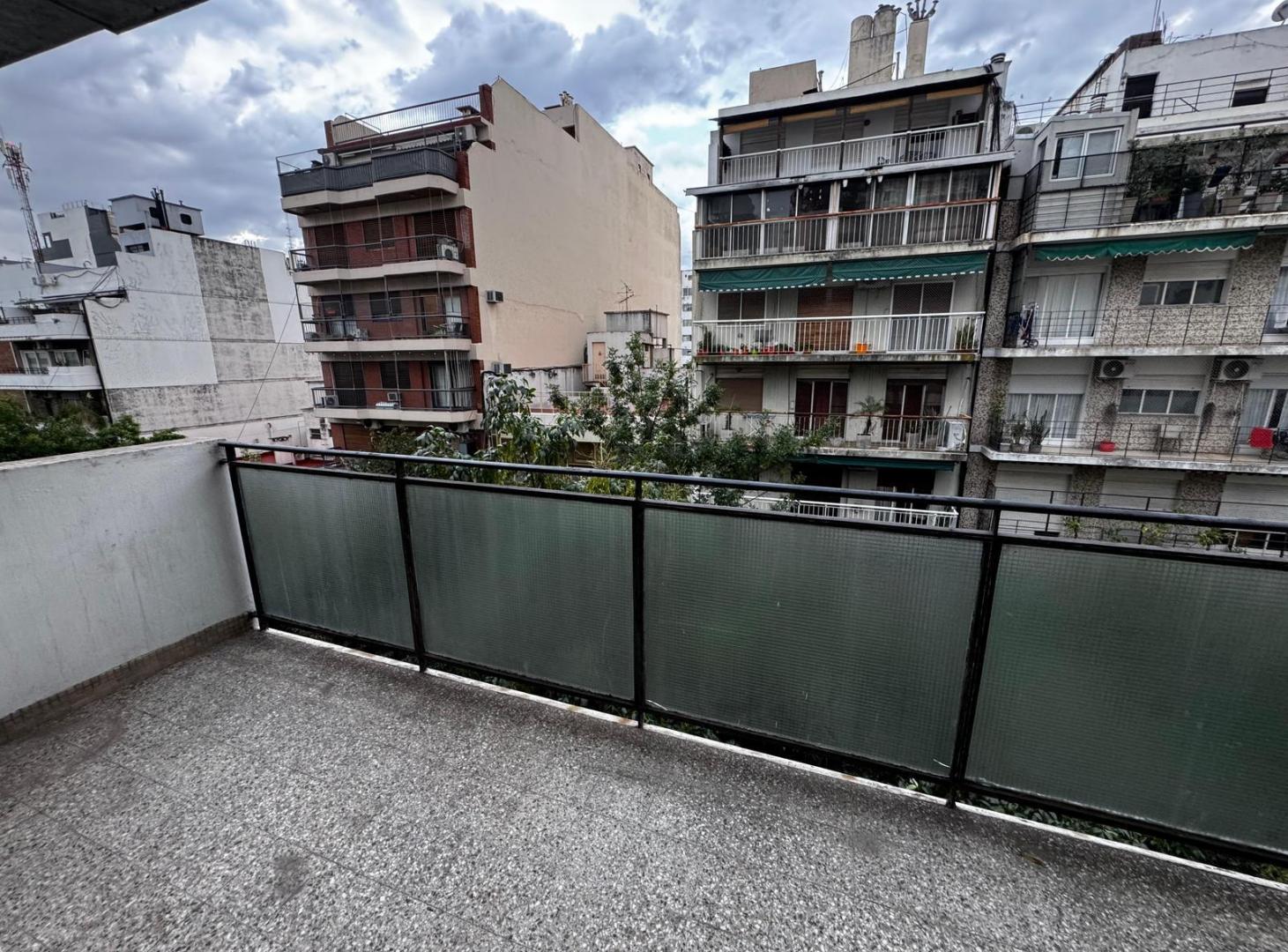 Venta departamento 3 ambientes con dependencia Caballito